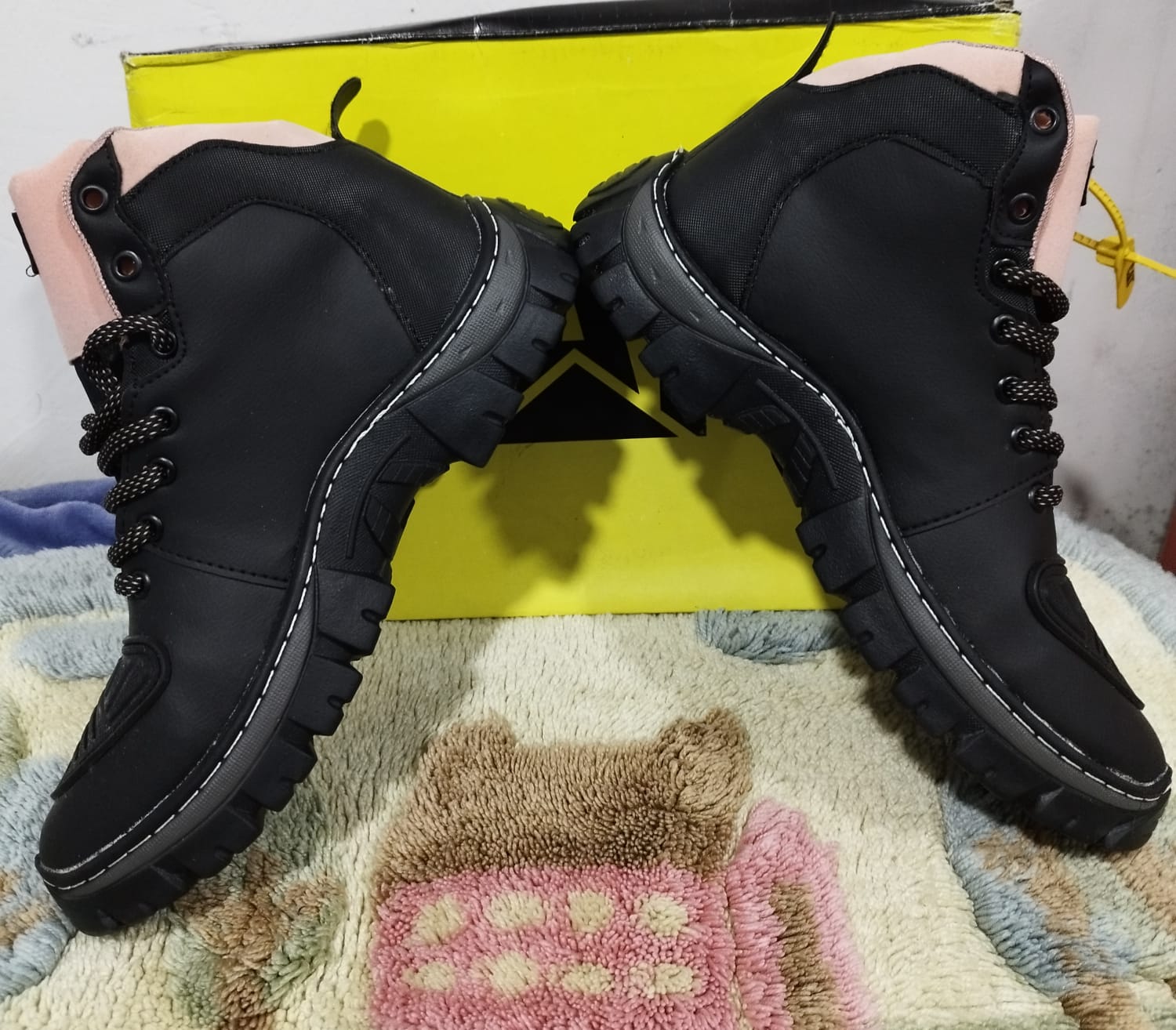 Borcegos/Botas Caterpillar Negro con Rosa - Imagen 4